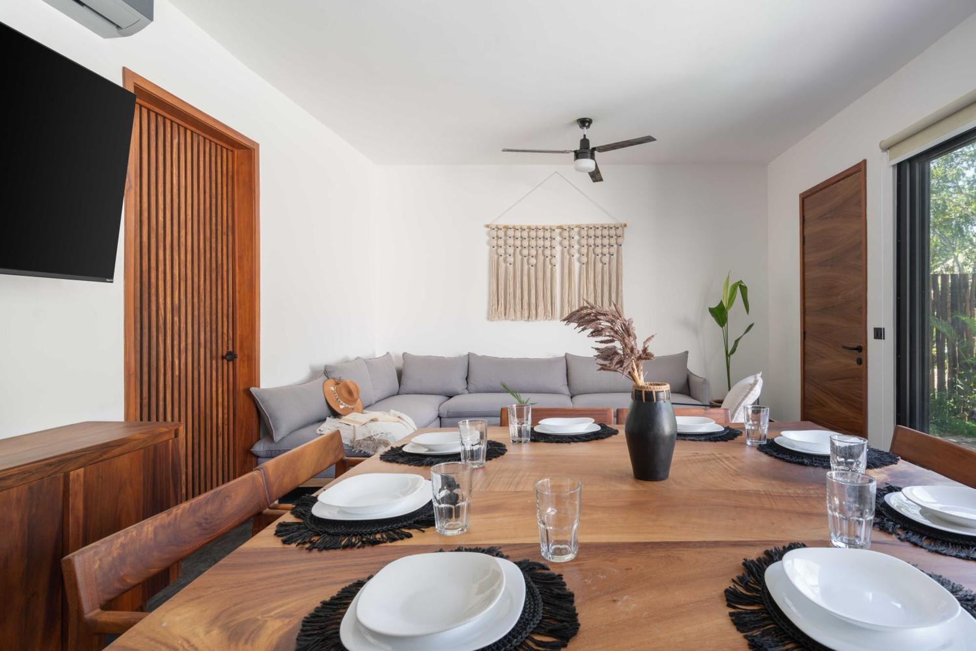 Villa Asana Leaf