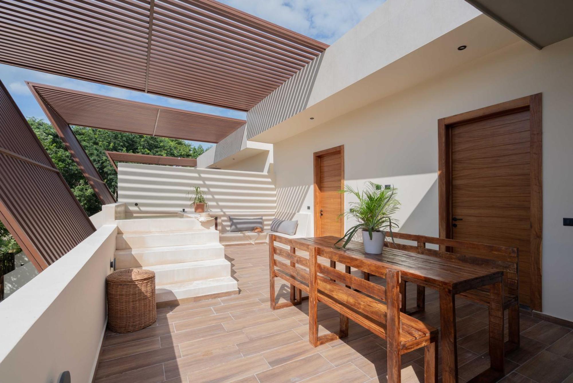 Asana Leaf Tulum